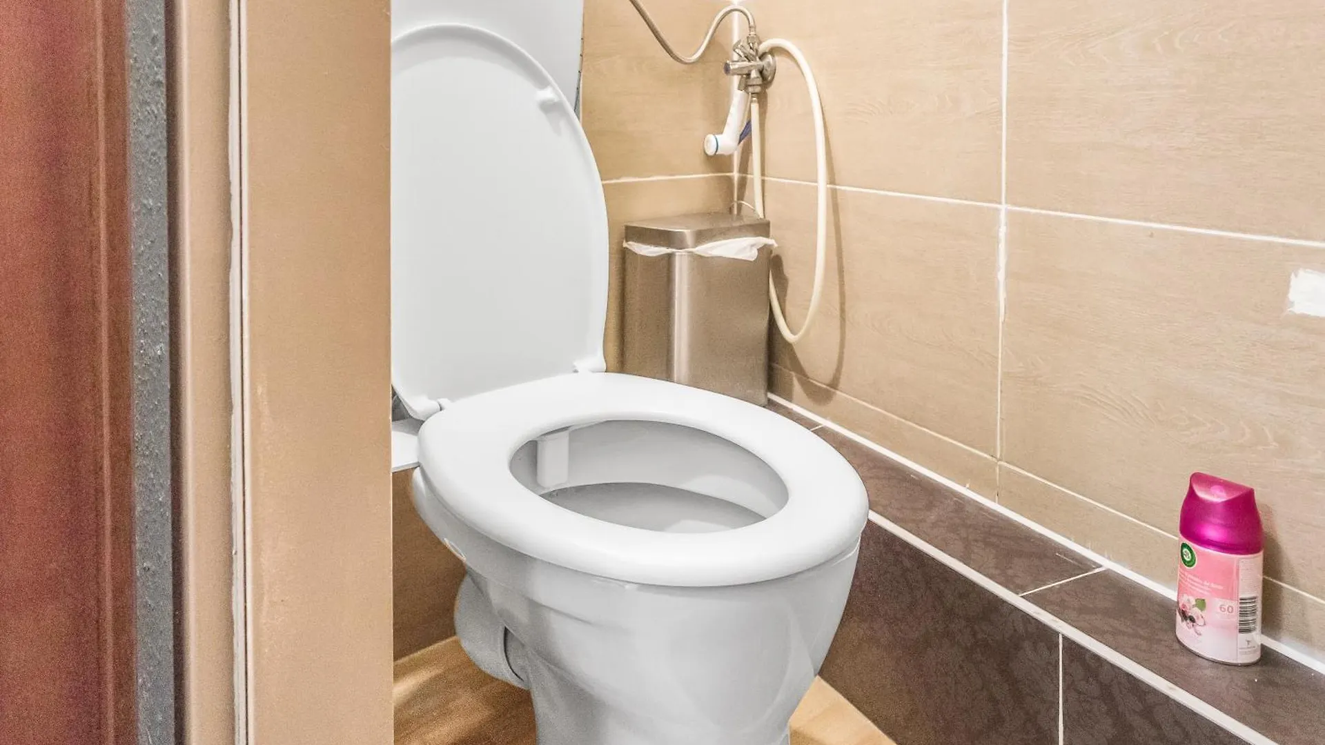 Comfy 2Br Apt Wifi & Tv Next To Millenium Tower Vienna Apartment