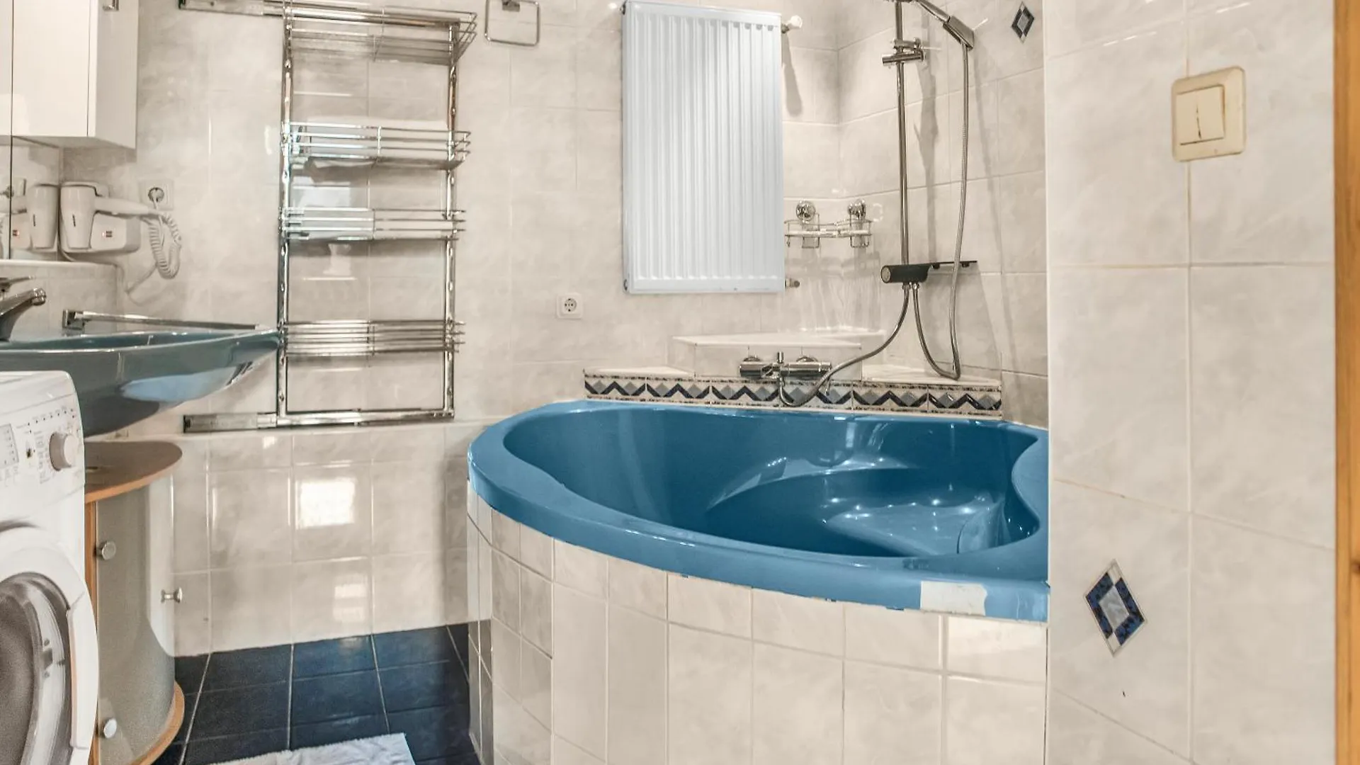 Comfy 2Br Apt Wifi & Tv Next To Millenium Tower Vienna 0*,  Austria