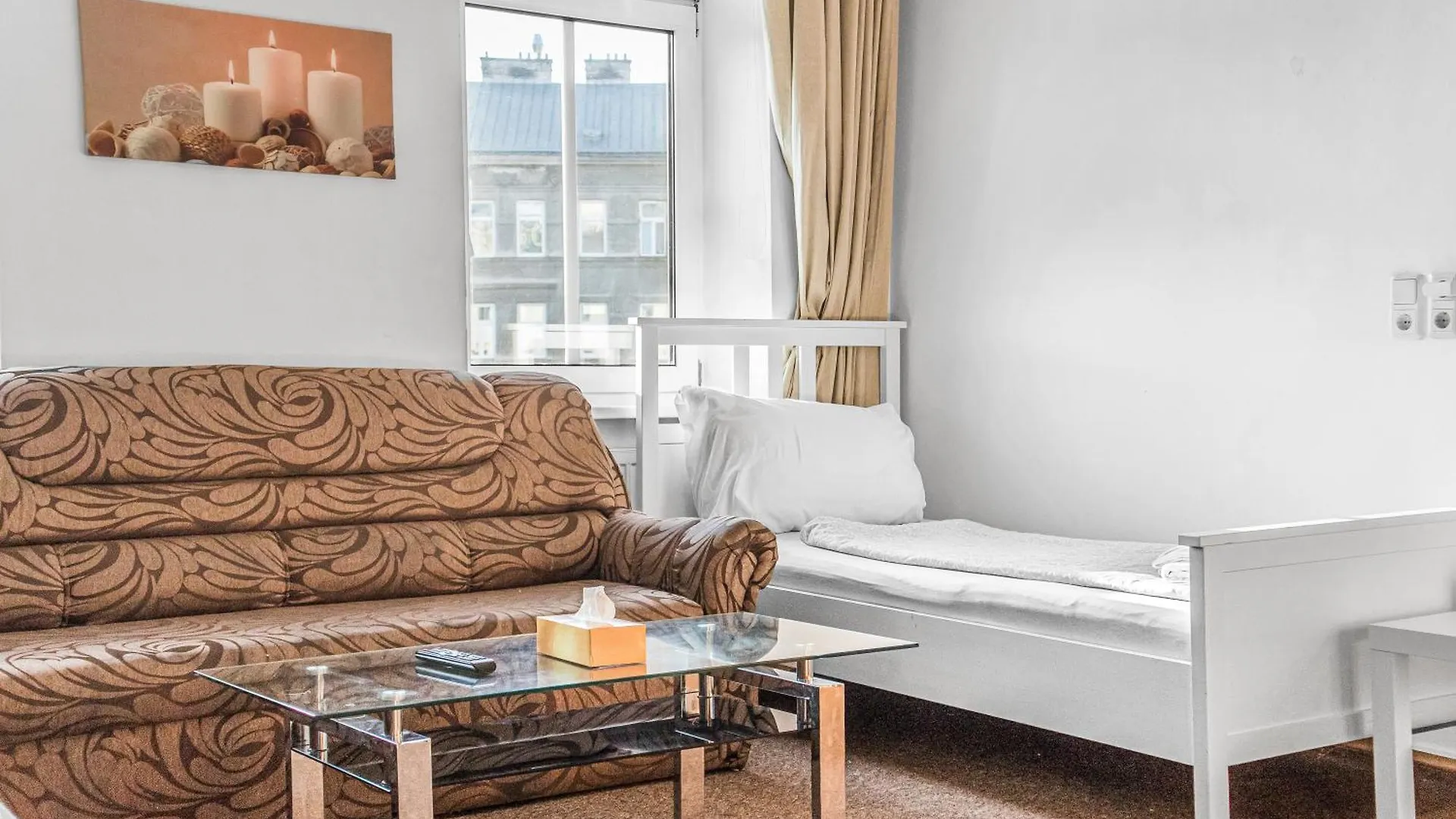 Comfy 2Br Apt Wifi & Tv Next To Millenium Tower Vienna Apartment